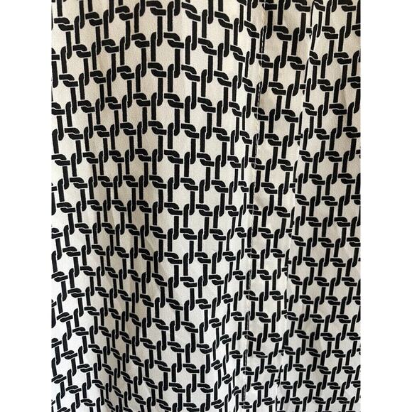 Ann Taylor Factory Blouse‎ XS Black White Geometric Long Sleeve Career - Picture 3 of 4